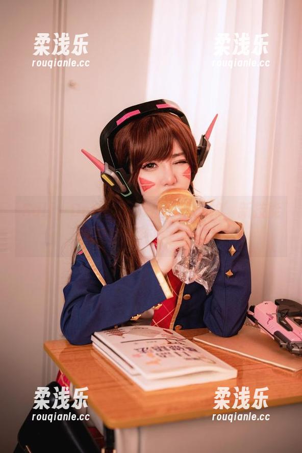 Sally Dorasnow展示‘厨娘’新技能，这美图让我想多吃几碗！